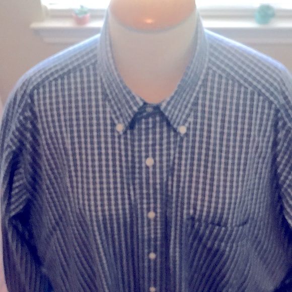 Good looking men’s long sleeve shirt, so comfy! ⚜️ - Picture 2 of 5